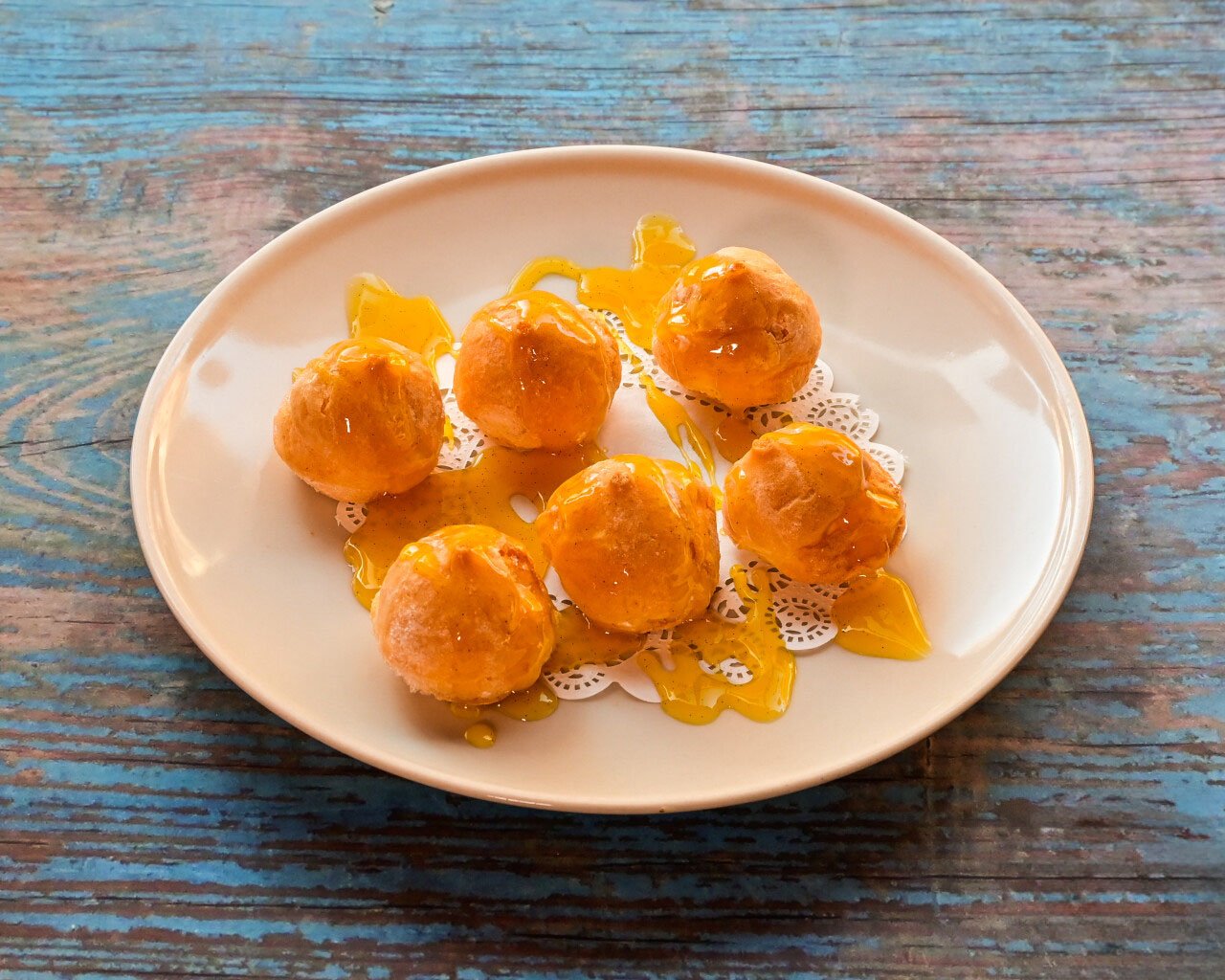 Nuestra Carta 50 profiteroles